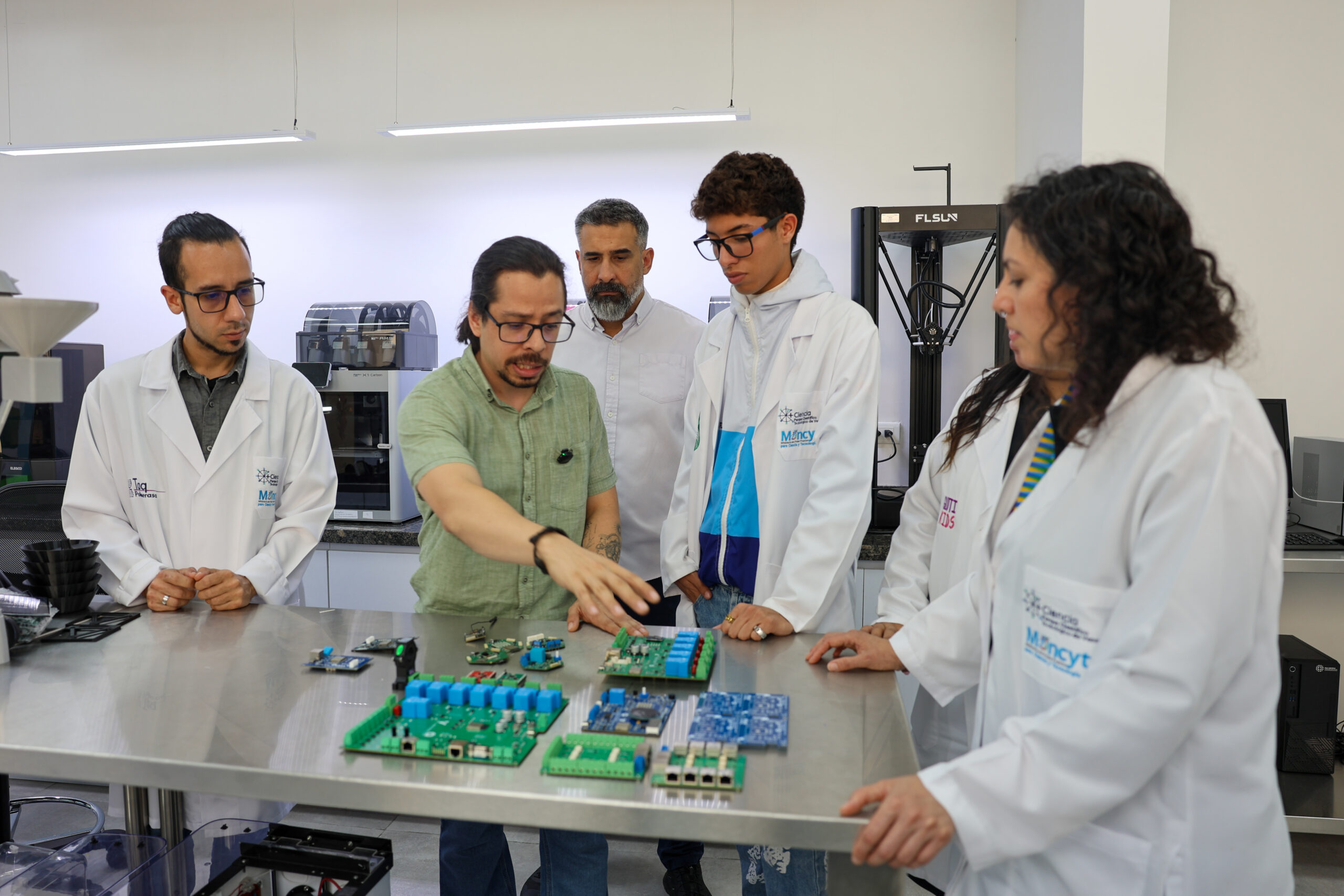 Parque Científico Tecnológico +Ciencia desarrolla controladores industriales para fortalecer la producción nacional