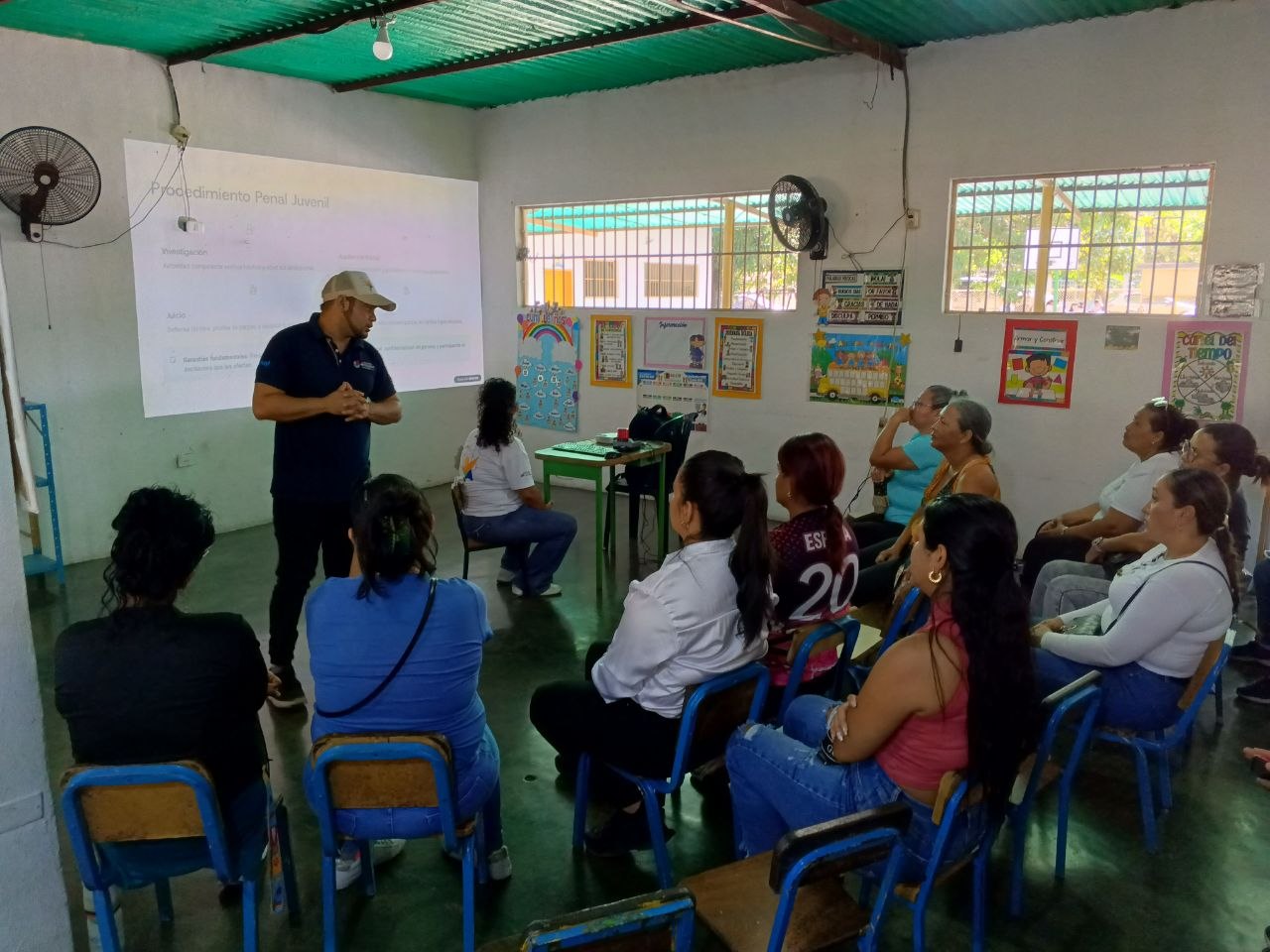 Taller Escuela para Padres y Familias Digitales llega a comunidad de Yagua en Carabobo