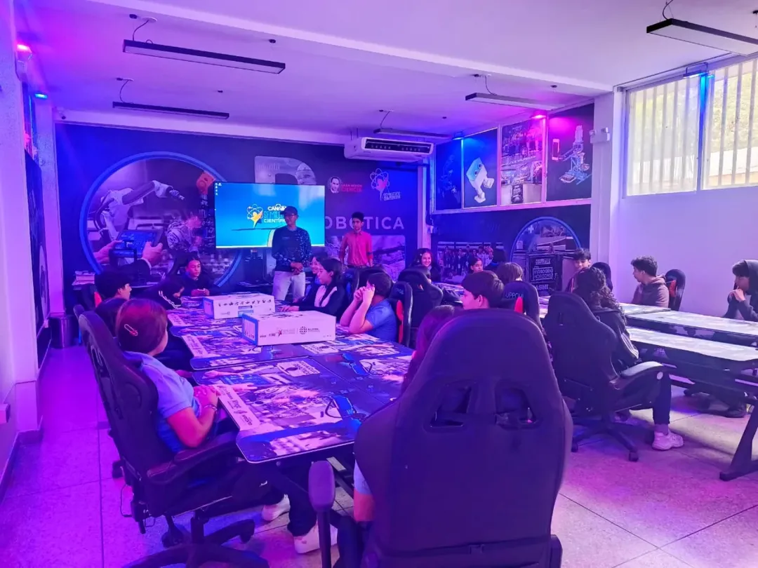 Mega Núcleo de Robótica potencia pensamiento lógico de la juventud trujillana