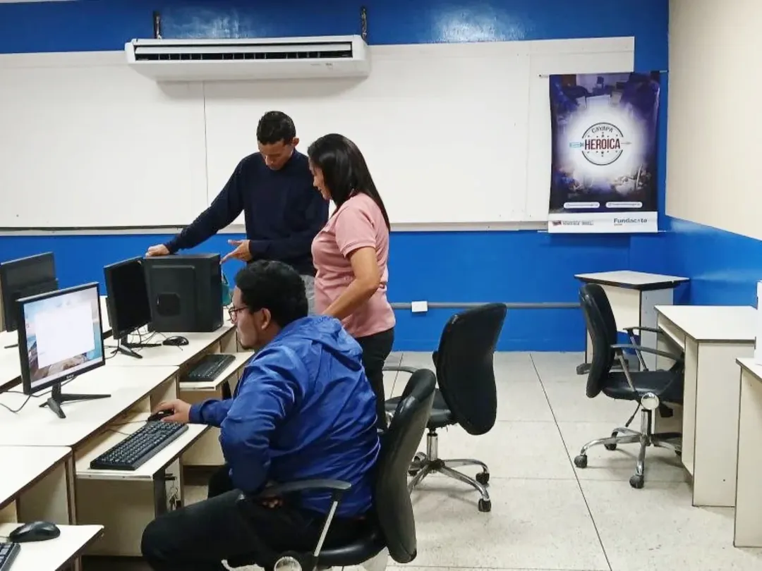 Cayapa Heroica reactiva laboratorio de robótica en Anzoátegui