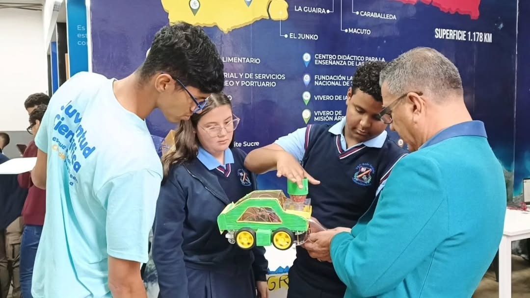 Jóvenes talentos de La Guaira destacan en las Olimpiadas de Robótica Creativa 2026