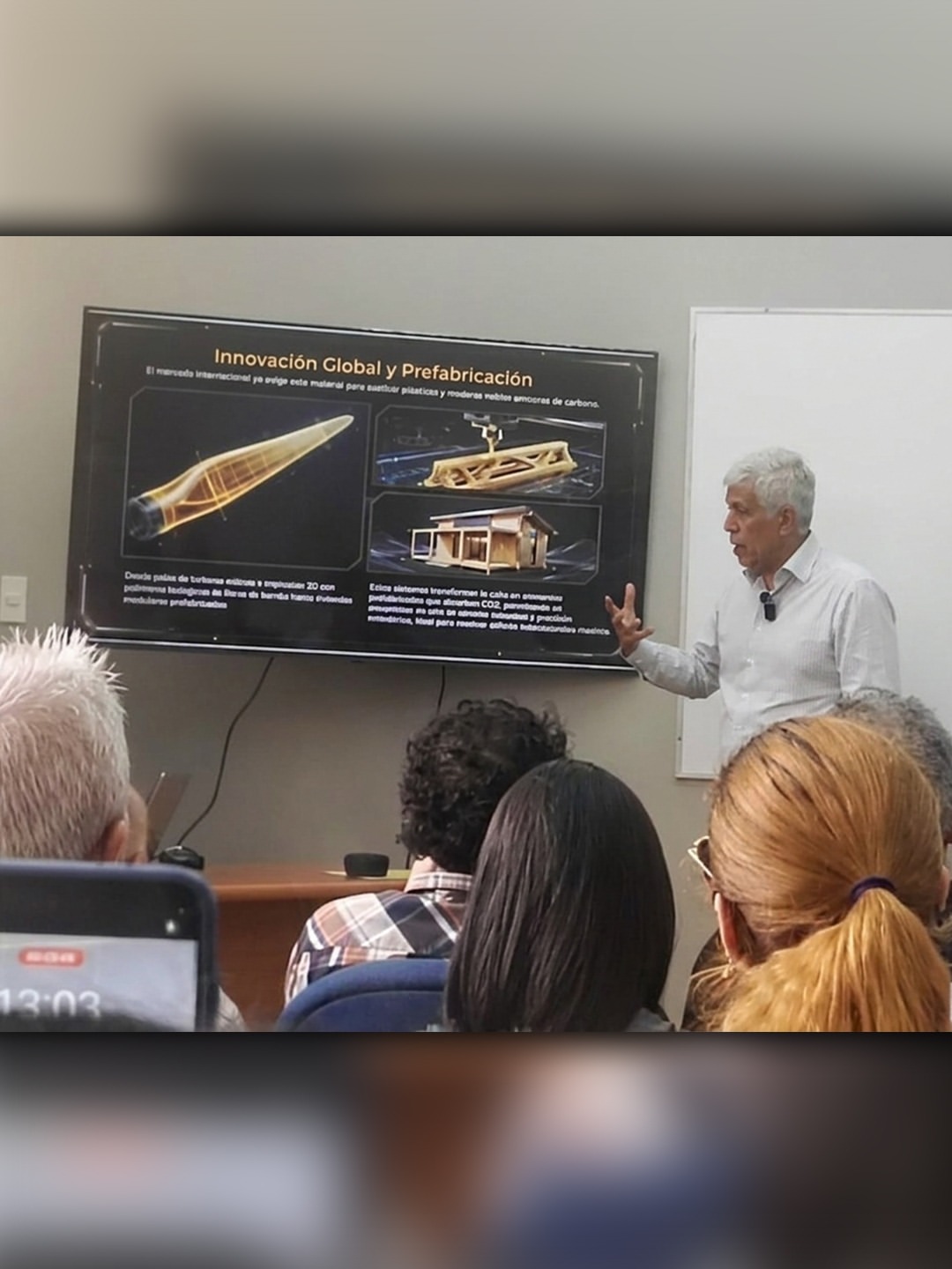 Cenvih participa en ponencia sobre construcción con bambú en la UCV