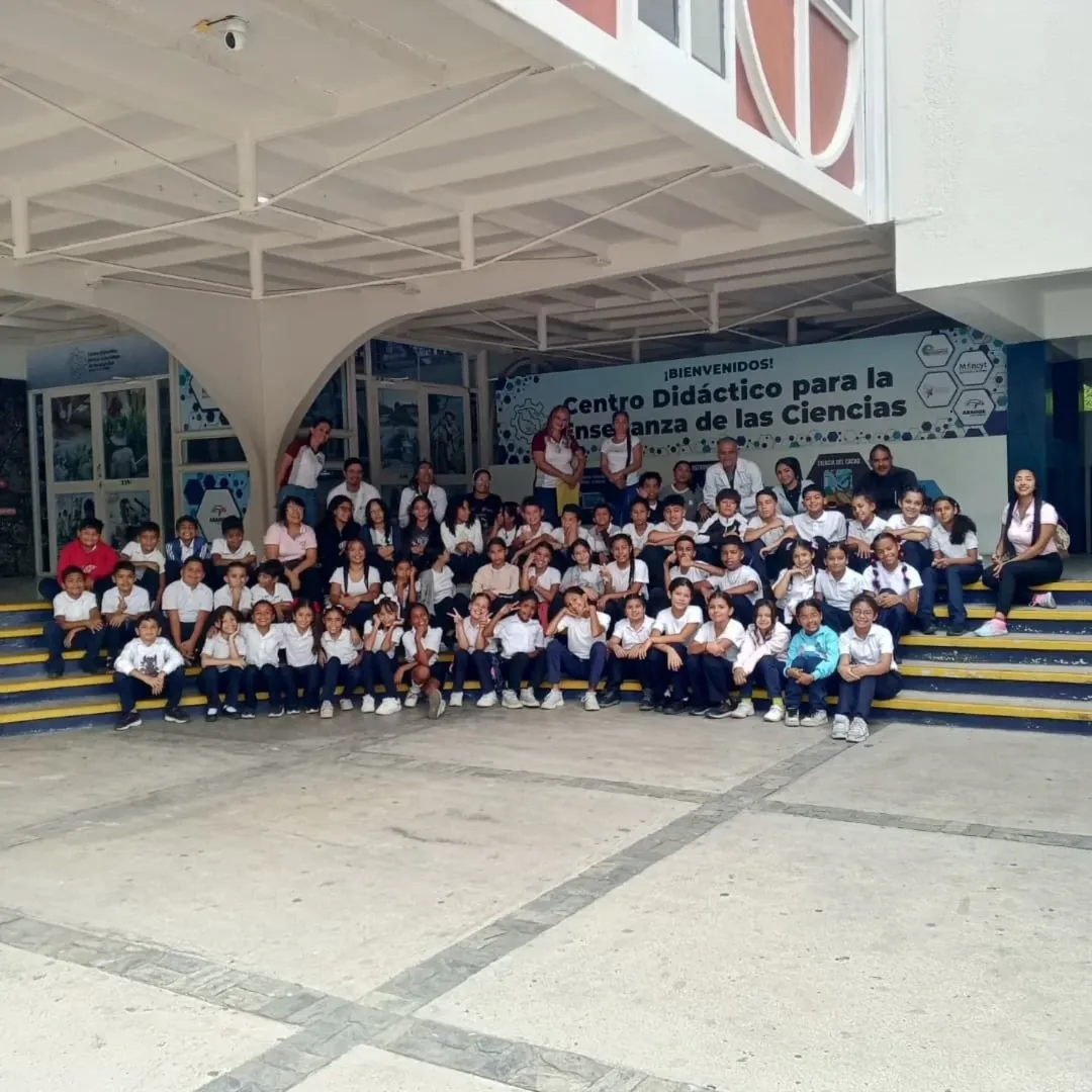 Estudiantes aragüeños descubren el mundo de la microscopía en el Centro Didáctico para la Enseñanza de las Ciencias