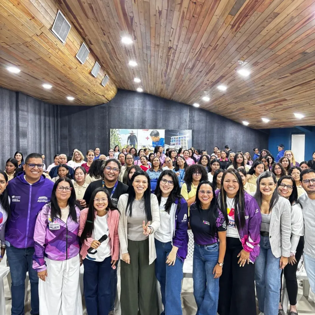Anzoátegui impulsa liderazgo femenino en la ciencia con encuentro generacional de semilleros científicos