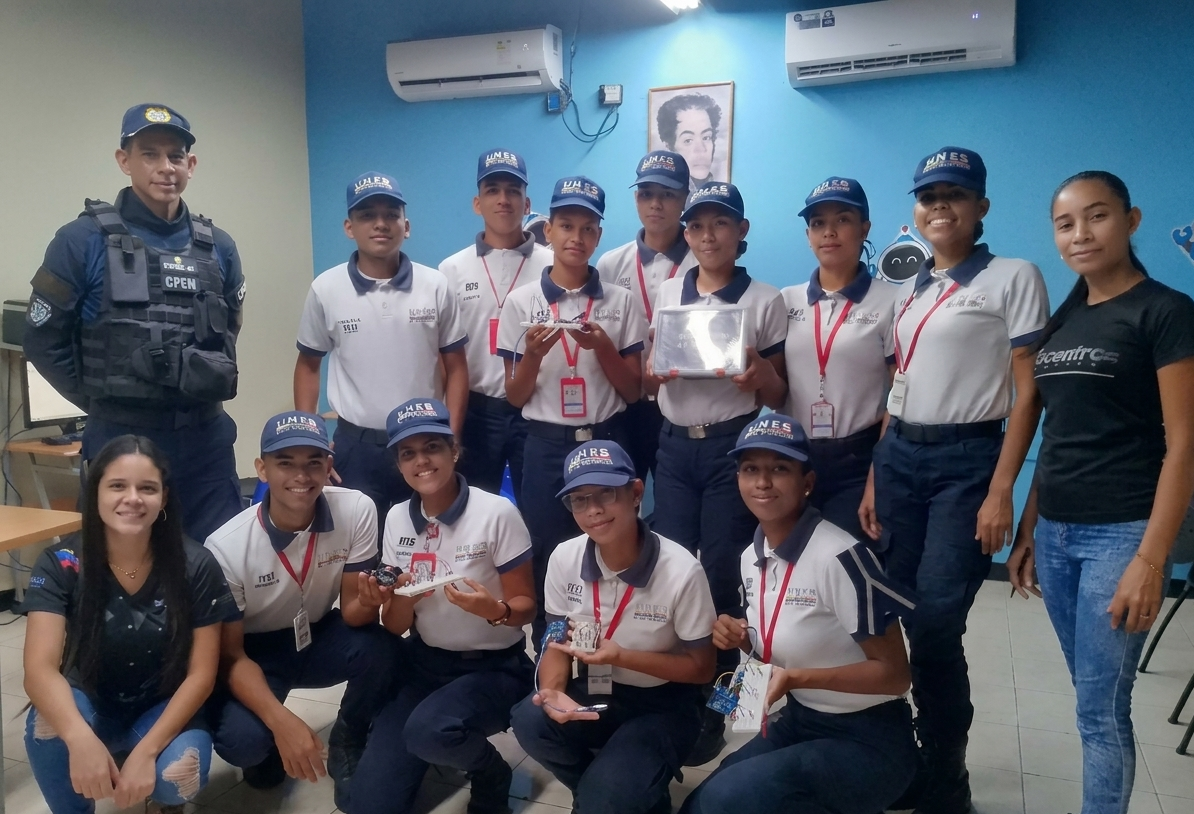 Estudiantes de la UNES se capacitan en electrónica y simulación de circuitos en Infocentro de Monagas