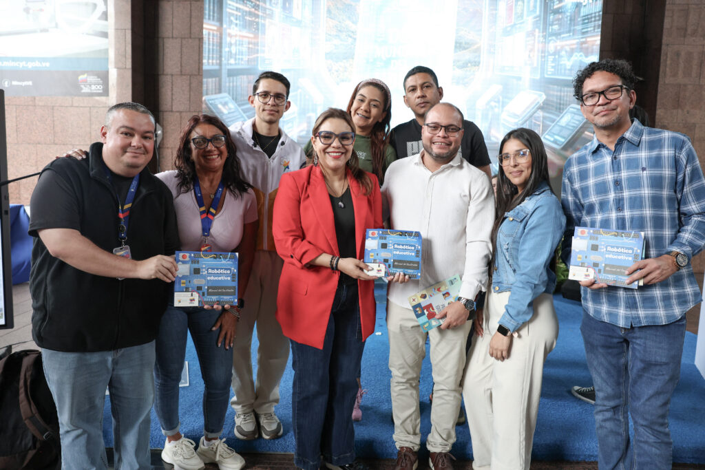bautizo libro, Danmarys Hernández, Mercedes Chacín, Ana Cristina Bracho