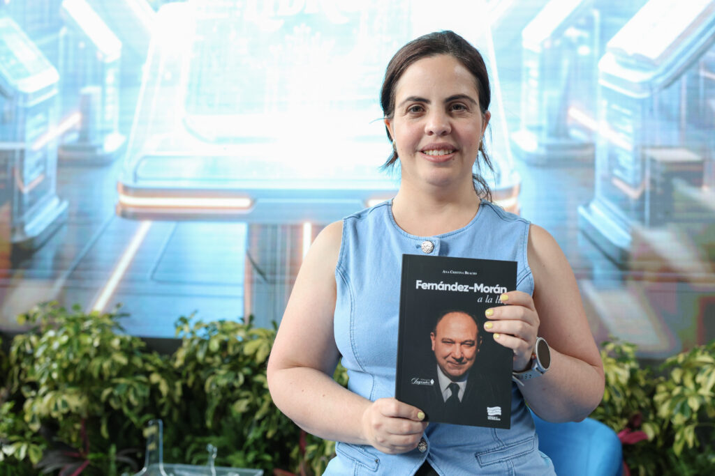 bautizo libro, Ana Cristina Bracho