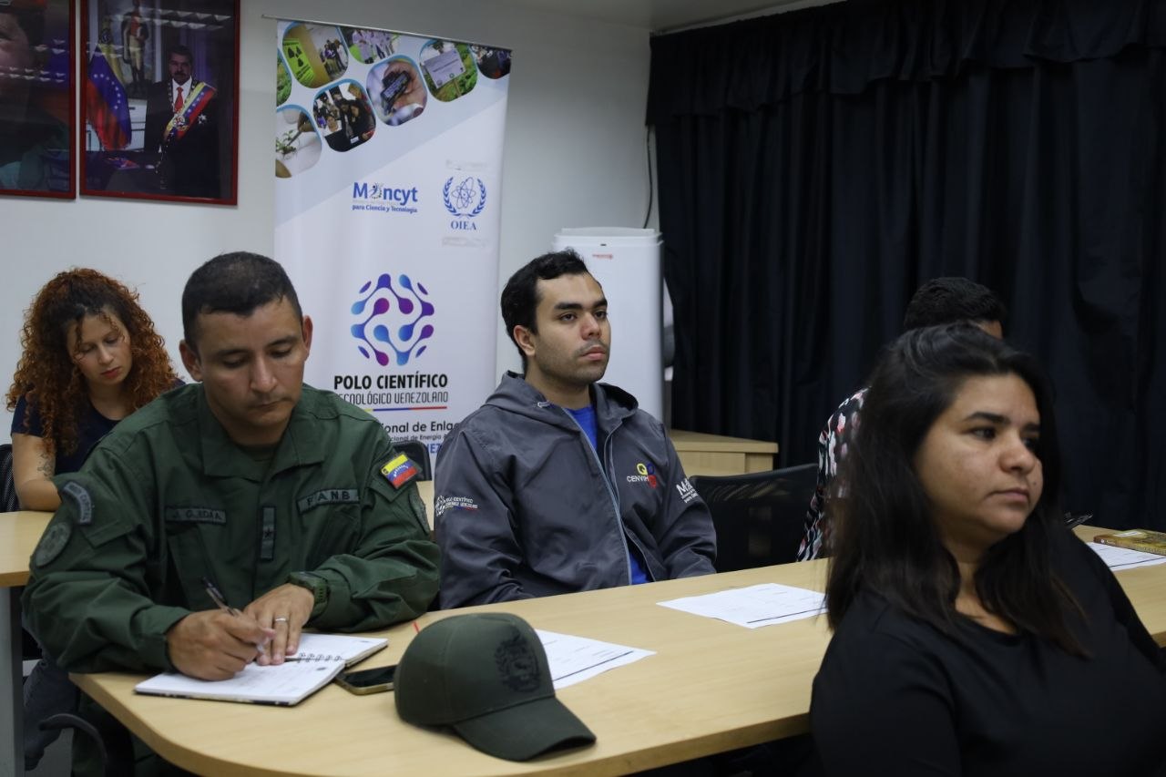 Comunicadores del Mincyt se forman en usos pacíficos de la energía nuclear