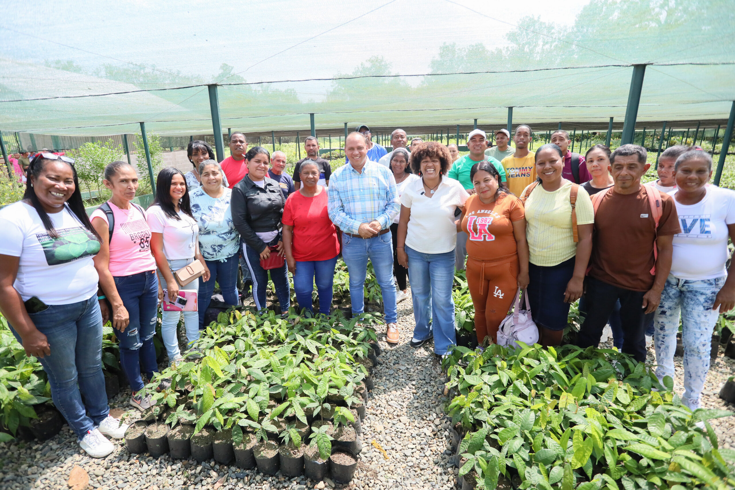 Productores de Miranda reciben más de 4 mil 700 plantas de cacao de alta calidad genética