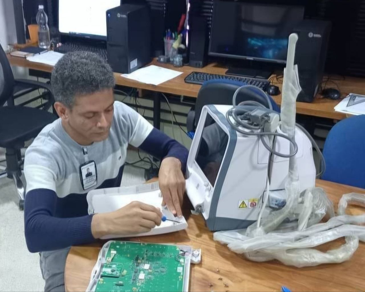 Cayapa Heroica recupera equipo de ecografía en clínica popular del estado Bolívar