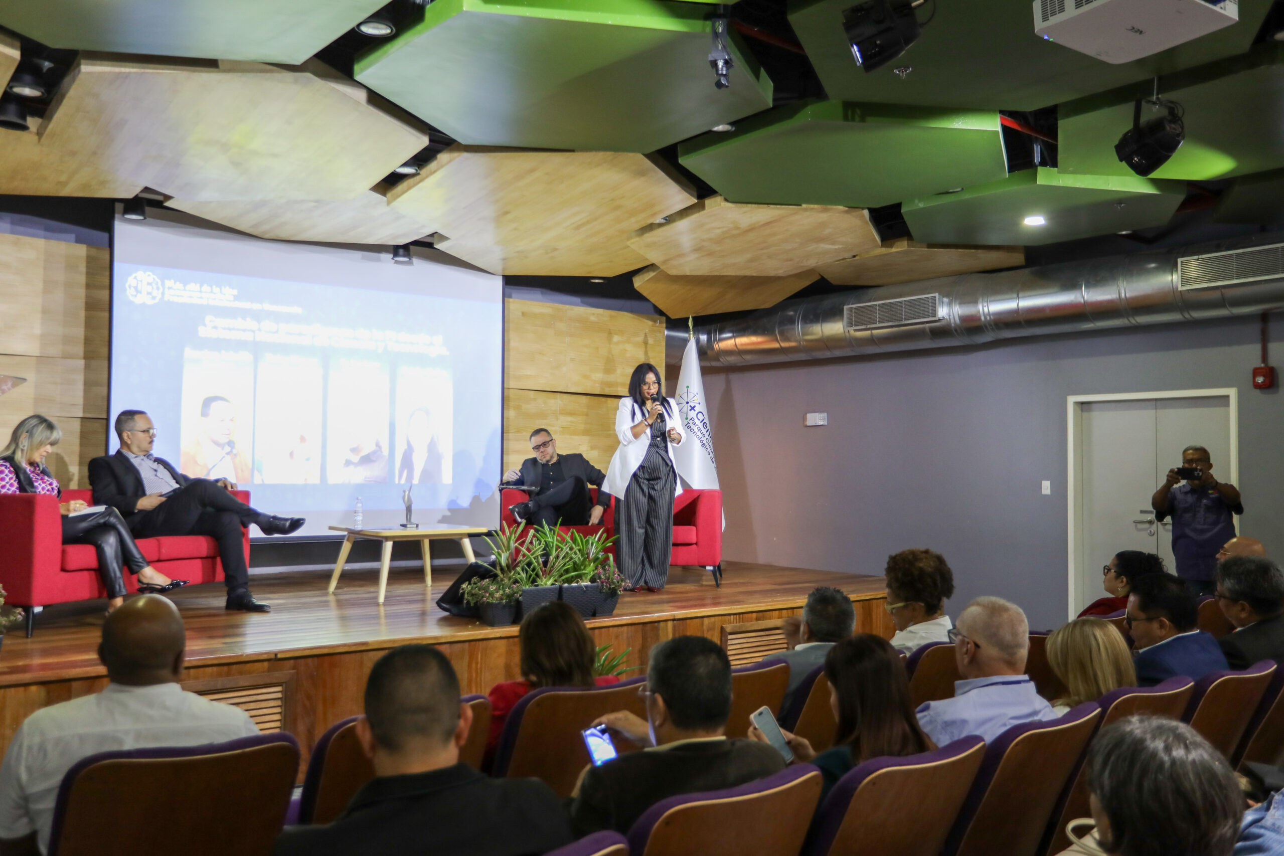Parque +Ciencia impulsa debate sobre el futuro de la Propiedad Intelectual
