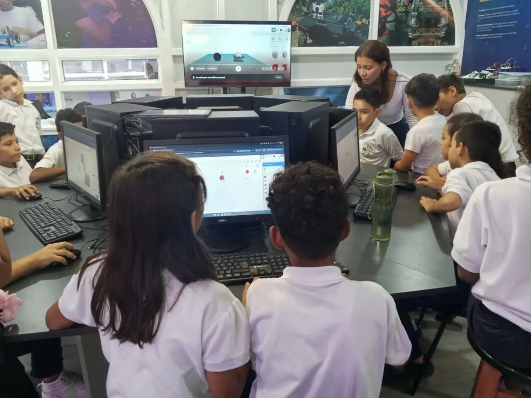 CDEC de Aragua promueve la programación y la electrónica en estudiantes de educación básica
