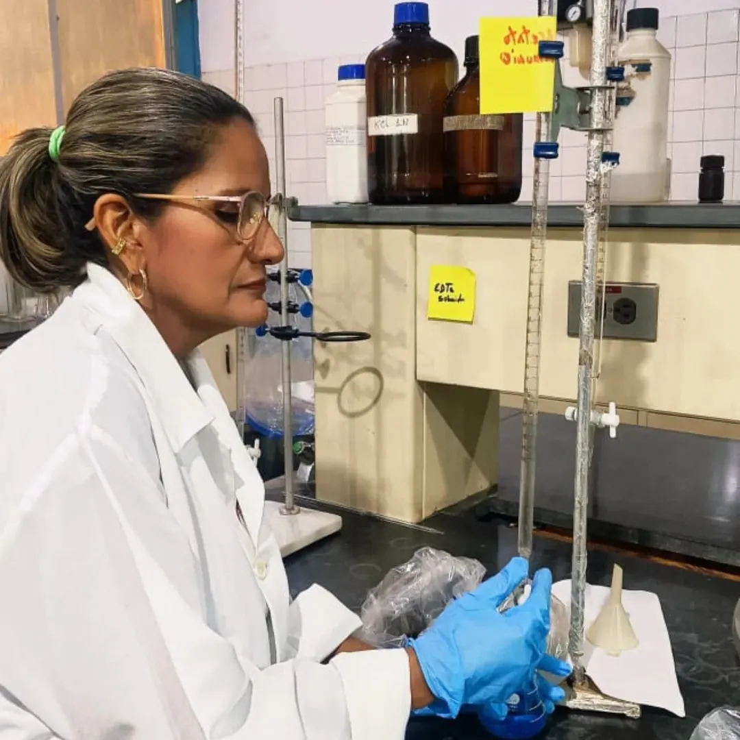 ACAV impulsa investigación sobre biorremediación de suelos agrícolas mediante biotecnología metabólica