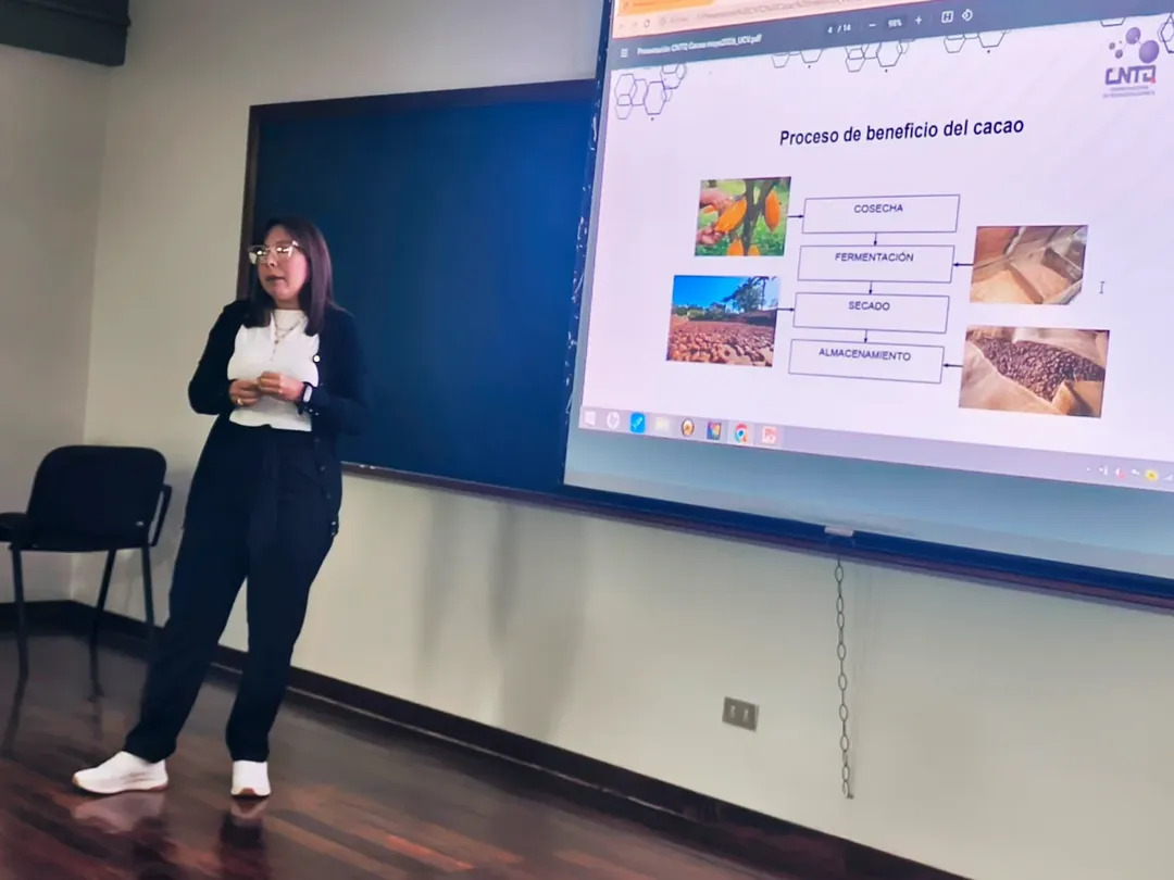 CNTQ expone en la UCV acciones técnicas para optimizar el grano del cacao