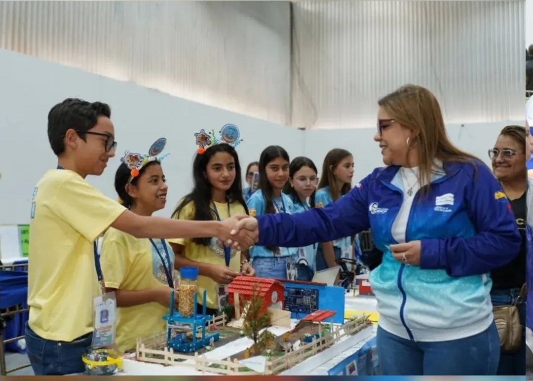 Semilleros de Mérida crean Nido Robótico para automatizar gallineros