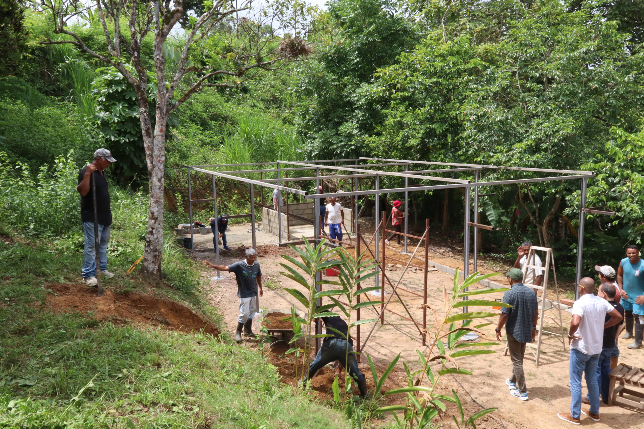 Cenidic inspecciona avances en el levantamiento de nuevo vivero comunitario en El Guapo