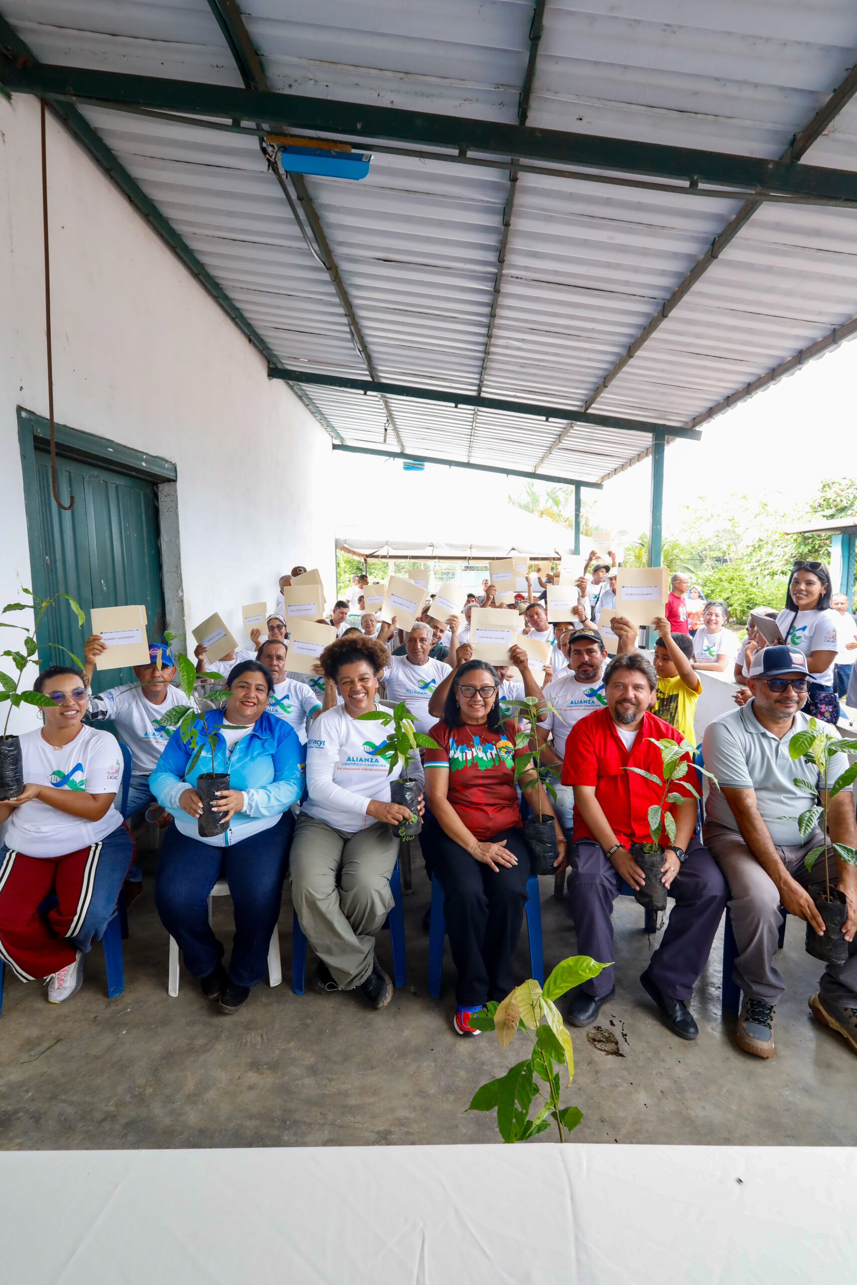 Mincyt entregó más de 17 mil plantas de cacao a productores del estado Barinas