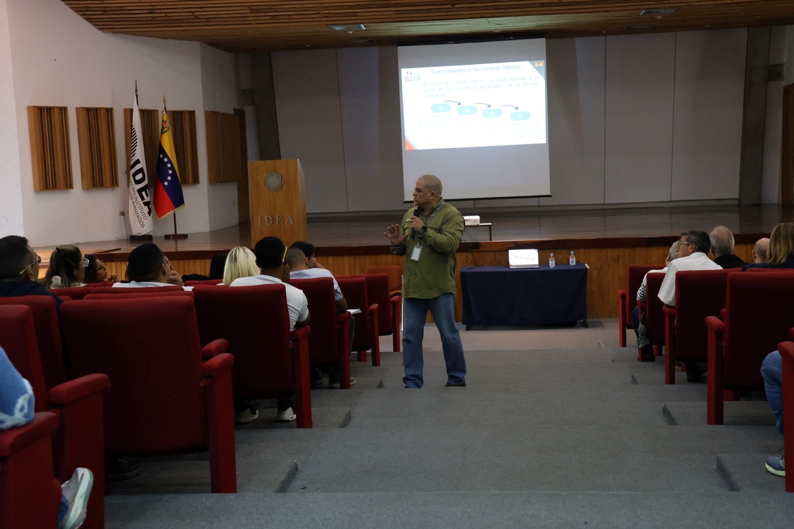 SUNAI dicta taller de Control Interno a trabajadores de la Fundación IDEA