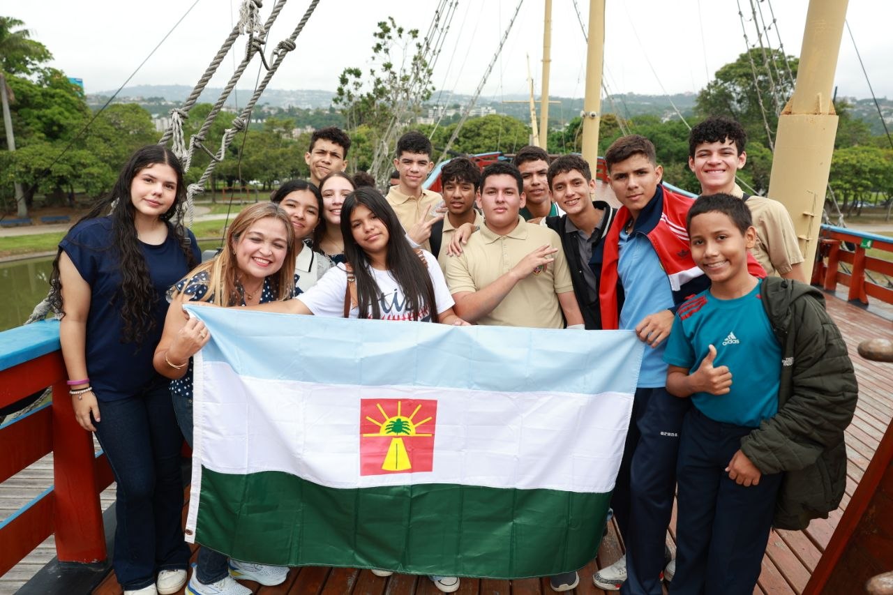 Delegaciones de las OVA 2026 exploran conocimiento científico e histórico en Parque Generalísimo Francisco de Miranda