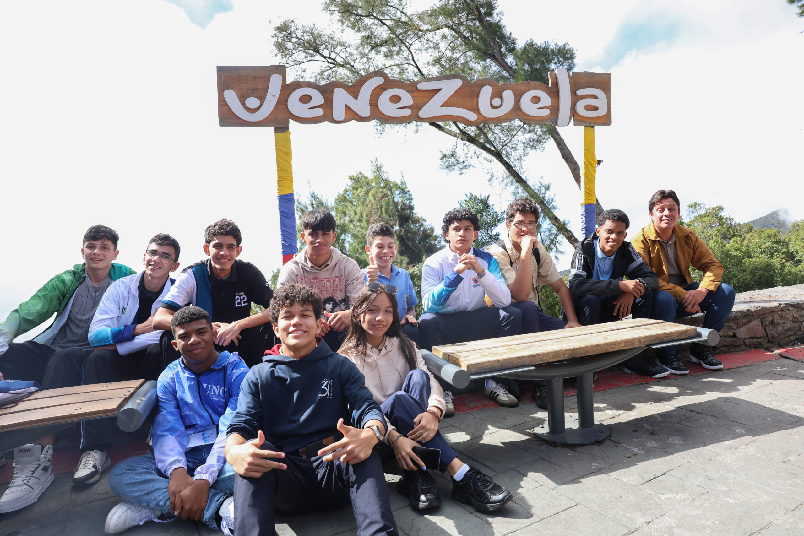 Estudiantes de las Olimpiadas Venezolanas de Astronomía realizaron recorrido técnico y recreativo en el Waraira Repano