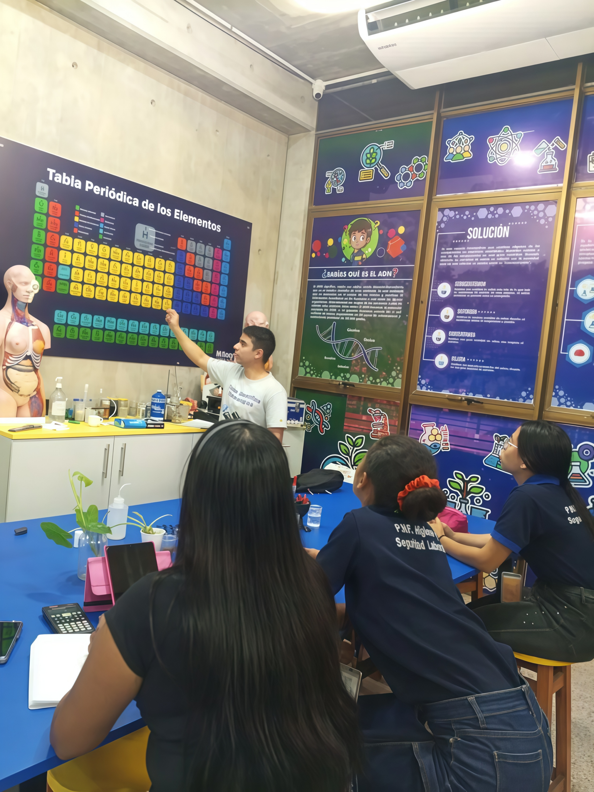 CDEC Yaracuy dicta taller de química y prevención de riesgos a estudiantes de la UPTYAB