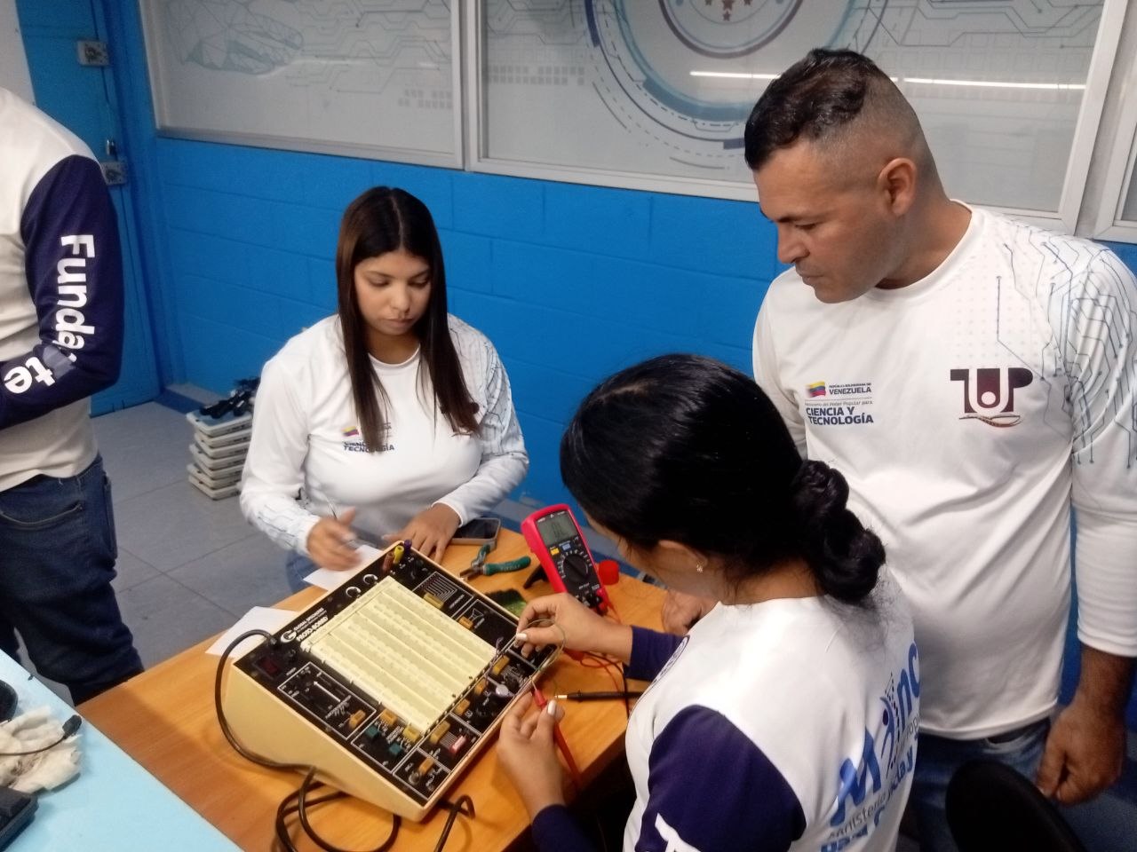 Cayapa Heroica recupera equipos tecnológicos y médicos para fortalecer servicios en Sucre