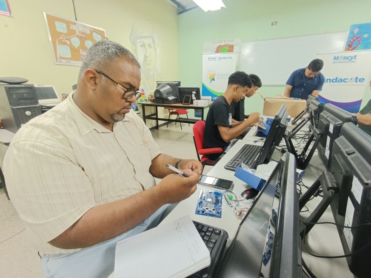 Mincyt entrega 60 kits de la Agenda Pequeños Ingenieros a instituciones educativas de Lara