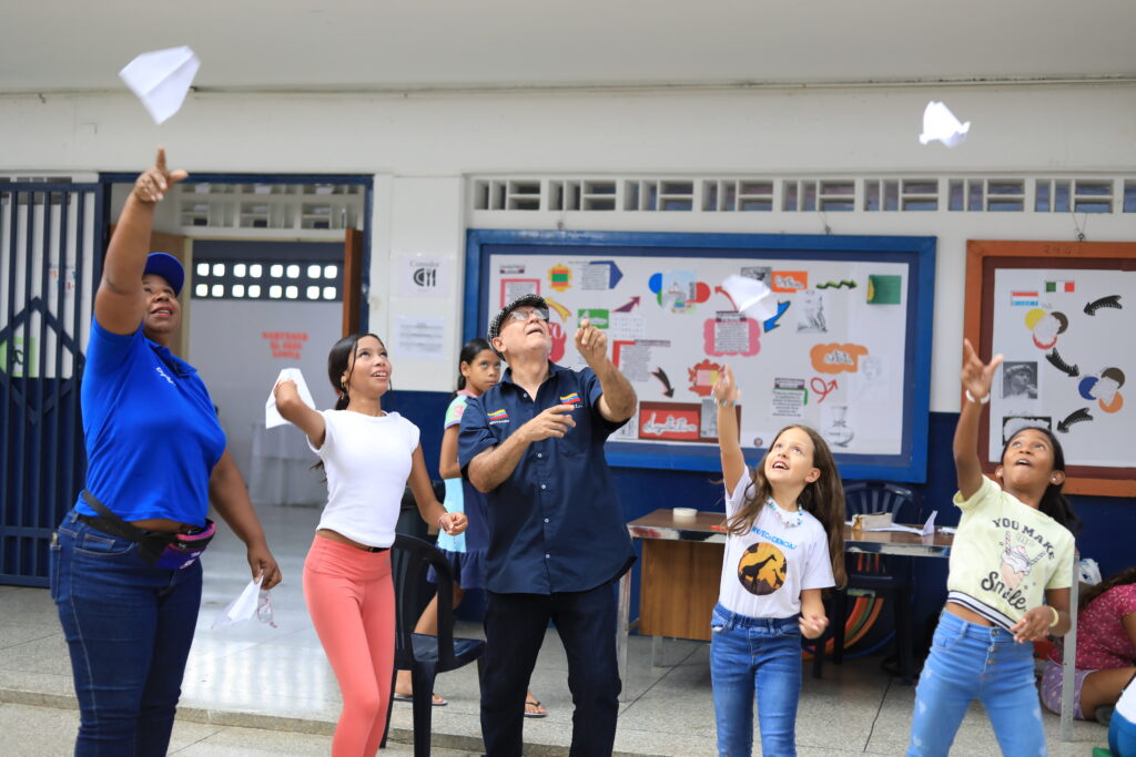 Campamento, Mincyt, Tito Salas