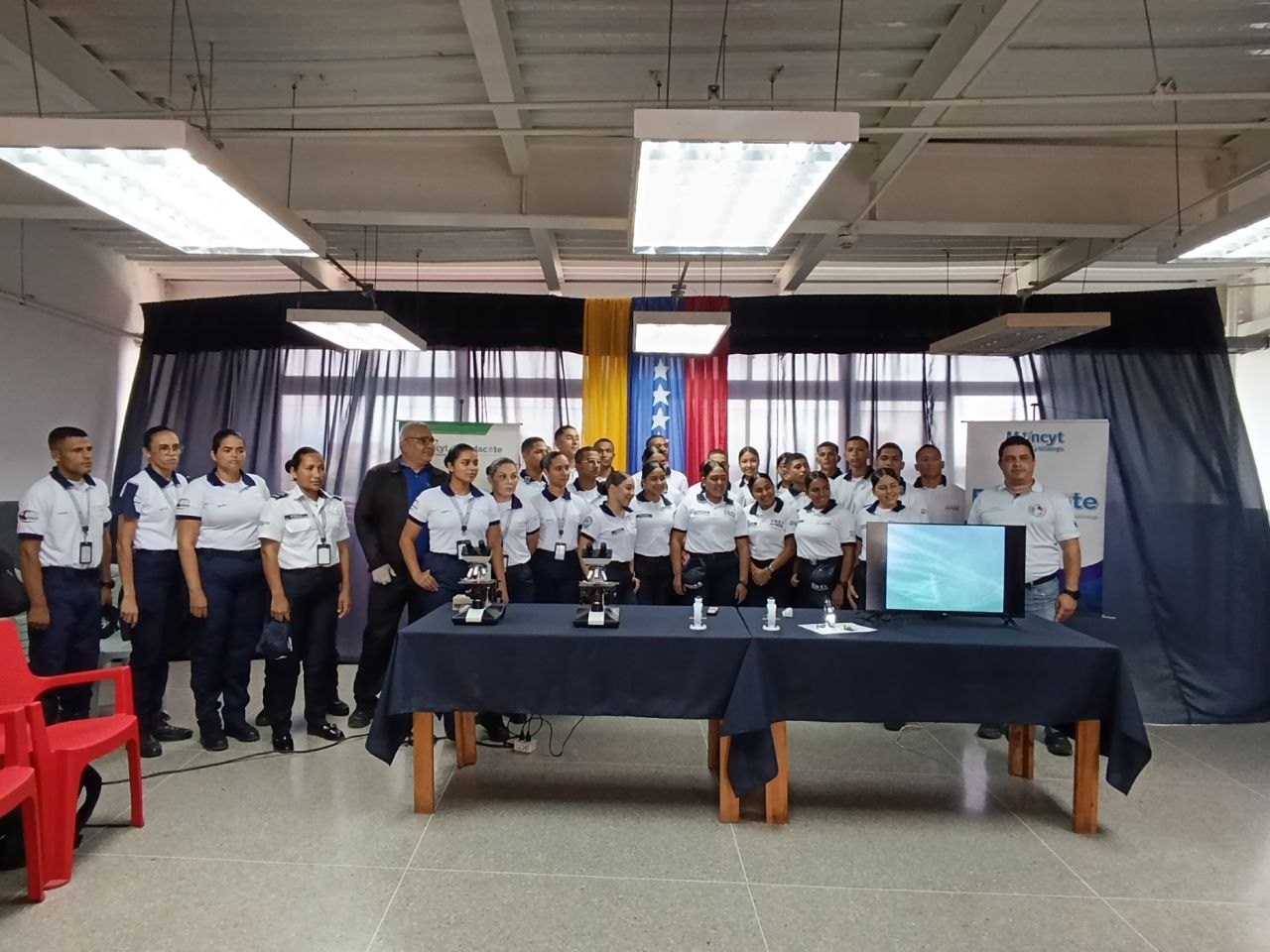 Fundacite Lara dicta taller de microscopía a estudiantes de Criminalística de la UNES