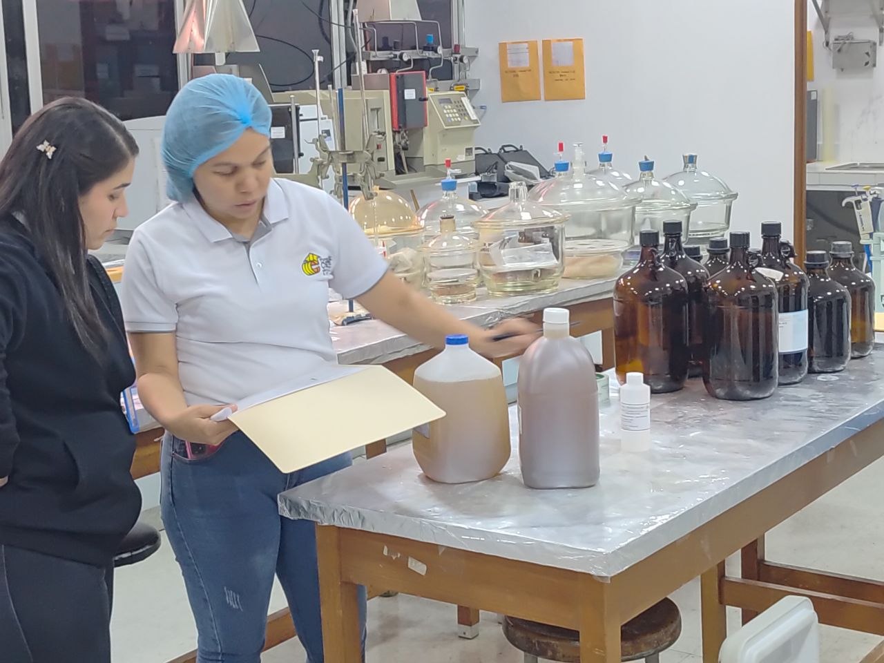 Fundación Ciepe entrega muestras para evaluar la calidad de aguas residuales