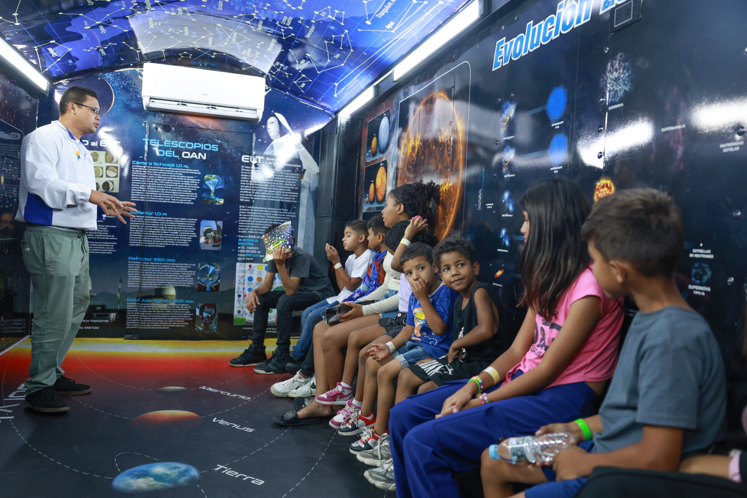 El Astrobús llevó alegría, ciencia y conocimiento a campamento transitorio Guayana Esequiba