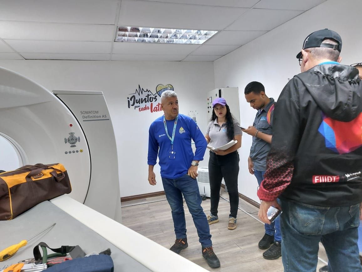 Plan Cayapa Heroica diagnostica tomógrafo del CAT 10 de Marzo para optimizar la salud pública en La Guaira