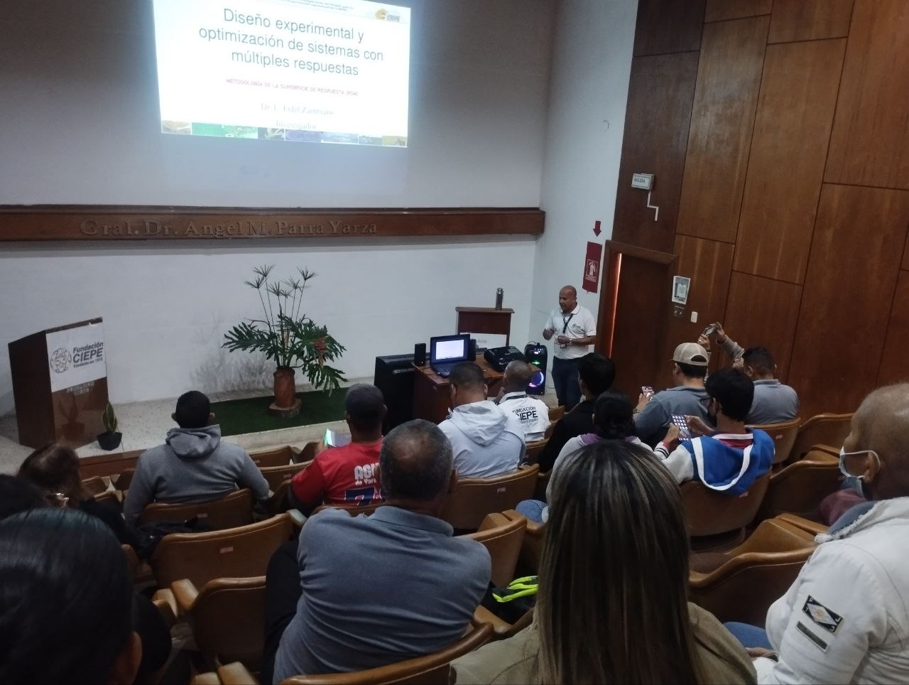 Fundación Ciepe dicta conversatorio sobre diseño experimental aplicado a la biotecnología