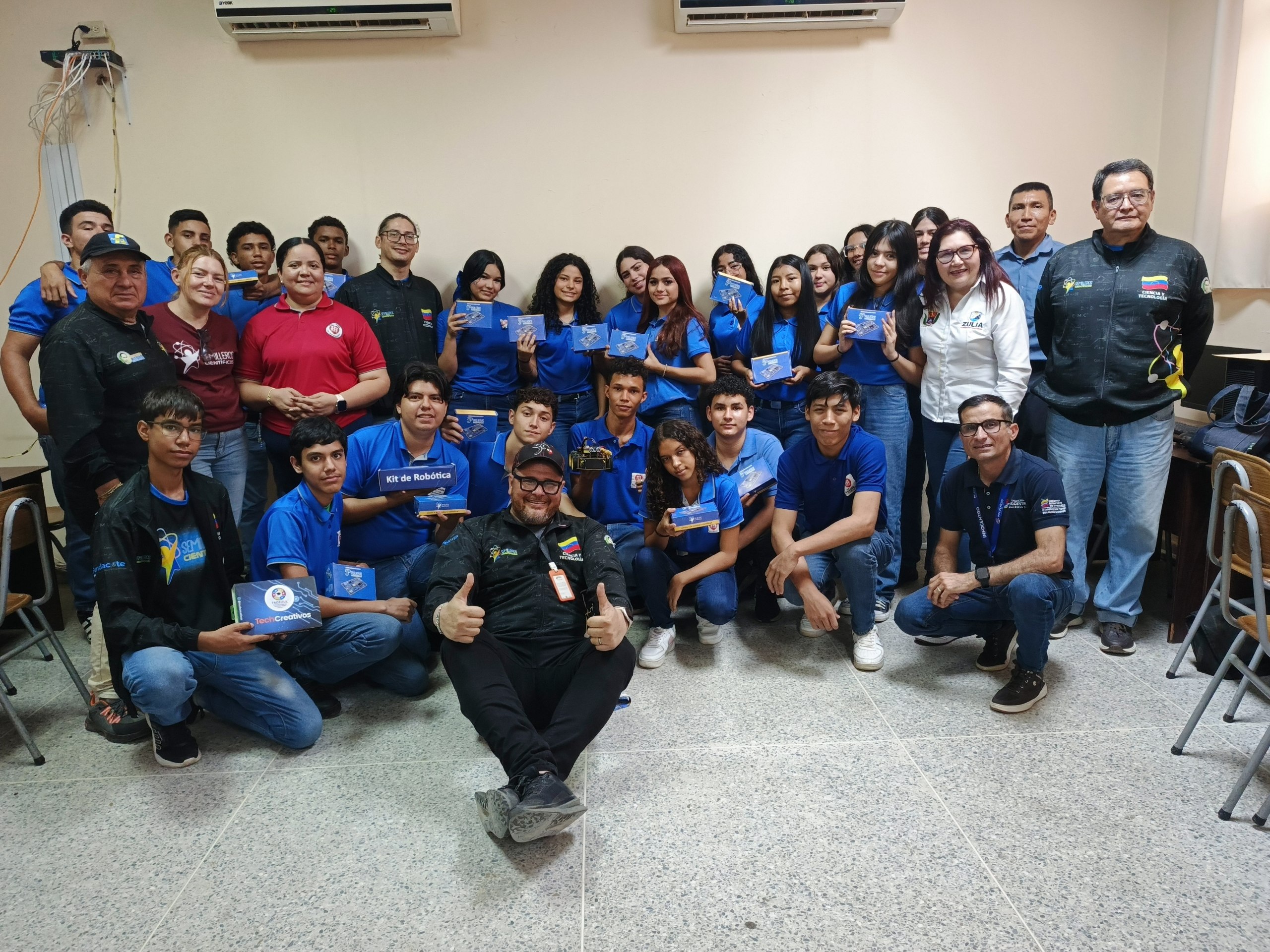 Estudiantes del estado Zulia reciben kits de la agenda Pequeños Ingenieros