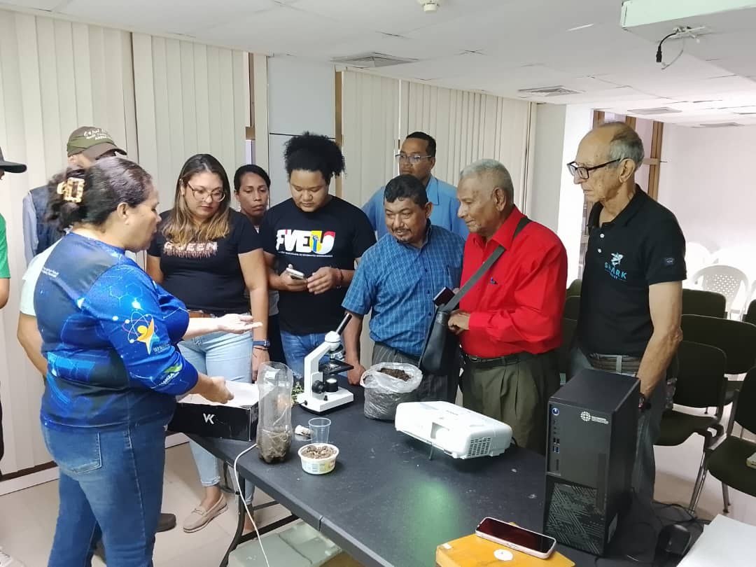 Alianza Científico-Campesina dicta taller sobre reconocimiento de hongos y bacterias benéficas en Anzoátegui