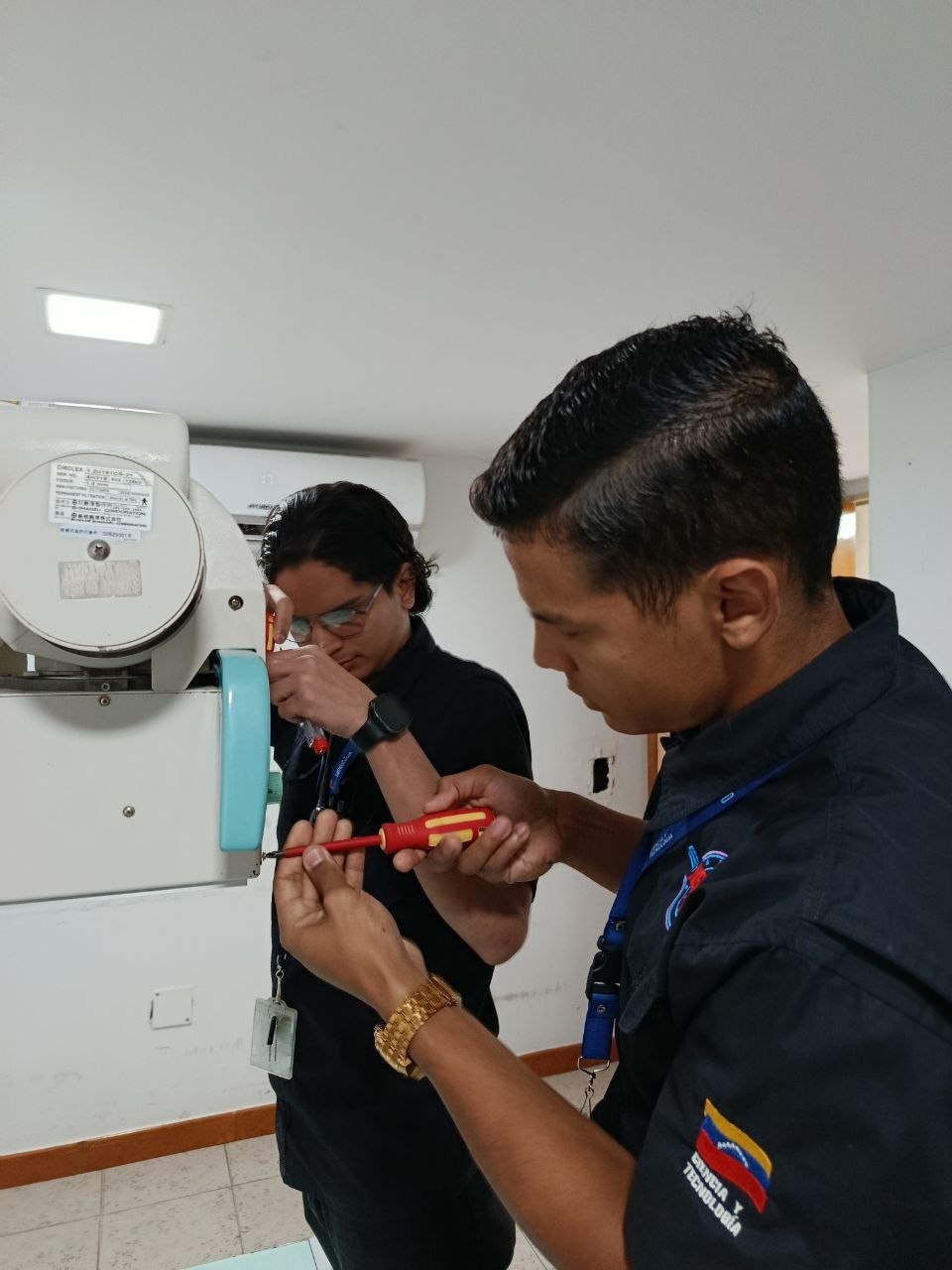 Cayapa Heroica recupera equipos médicos en centros de salud de Petare para fortalecer la atención ante contingencia por sismos