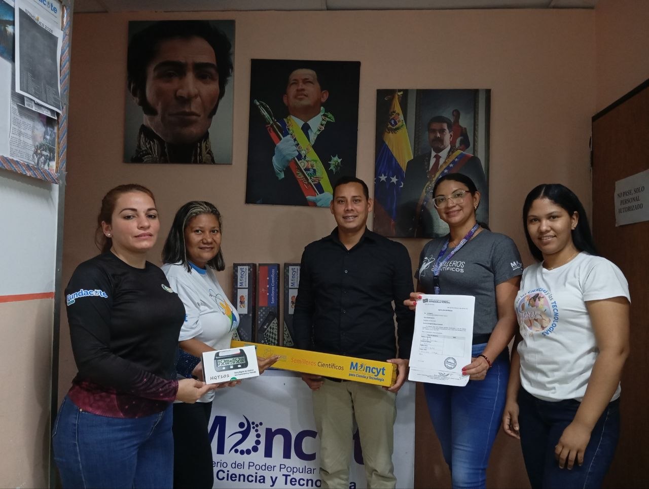 Gobierno nacional dota de materiales didácticos y de competencia a la juventud guariqueña