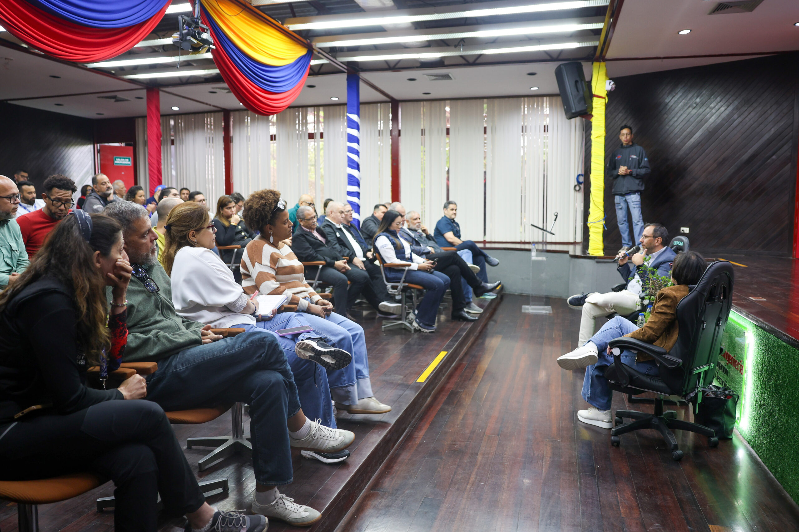 Ministro Yván Gil encabeza primera reunión con trabajadores de la ciencia para fortalecer el sector