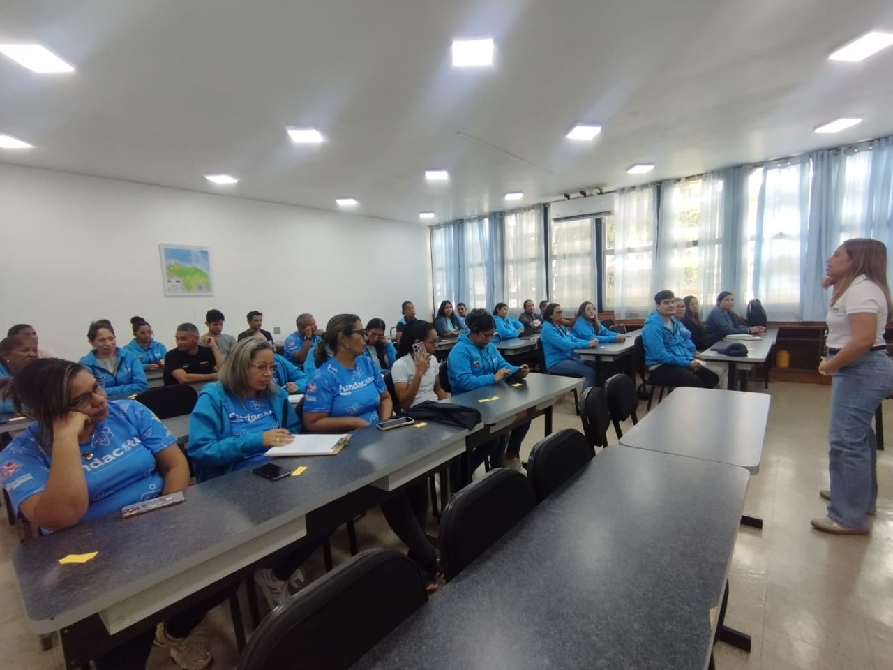 Trabajadores adscritos al Mincyt reciben capacitación en respuesta emocional ante sismos y contingencias