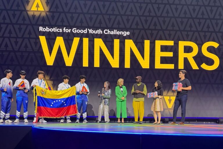 Semilleros Científicos de Venezuela conquistan dos medallas de oro en el mundial de robótica en Suiza