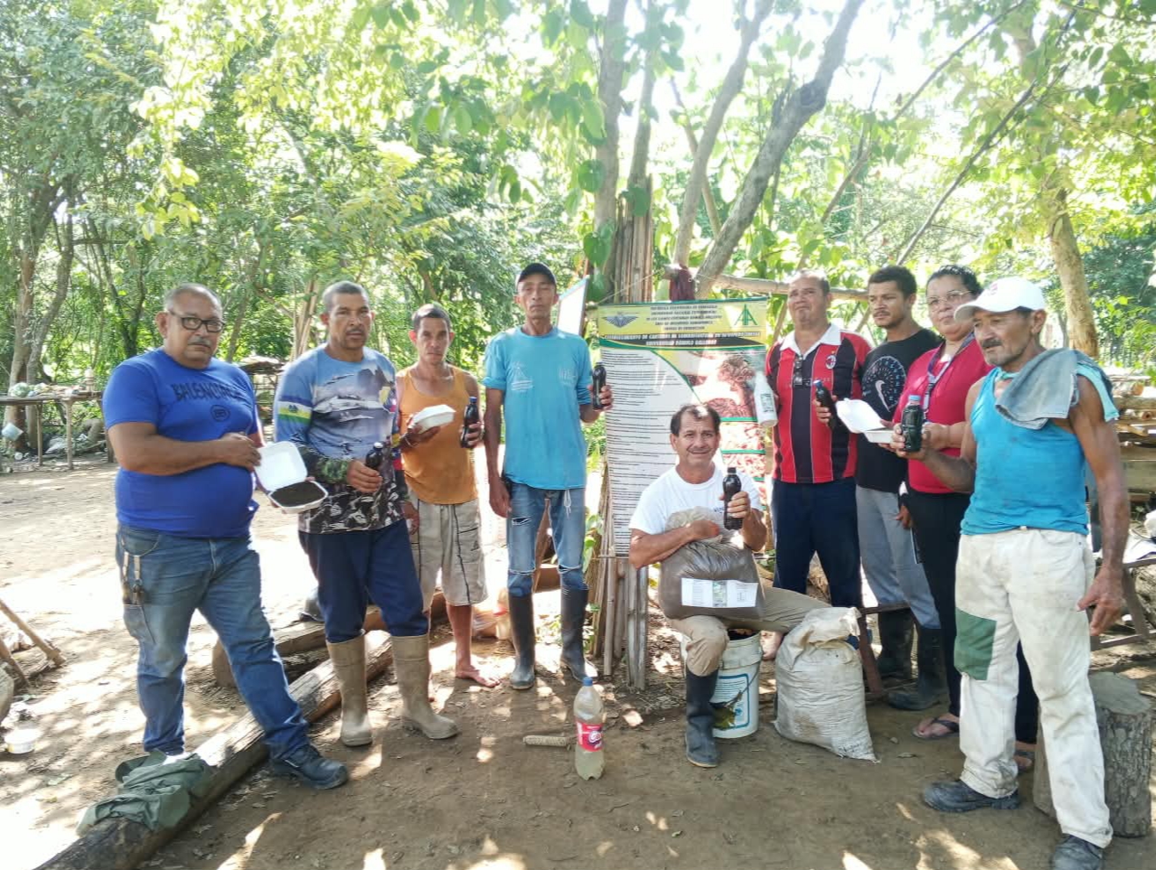 Alianza Científico-Campesina capacita a productores guariqueños en lombricultura