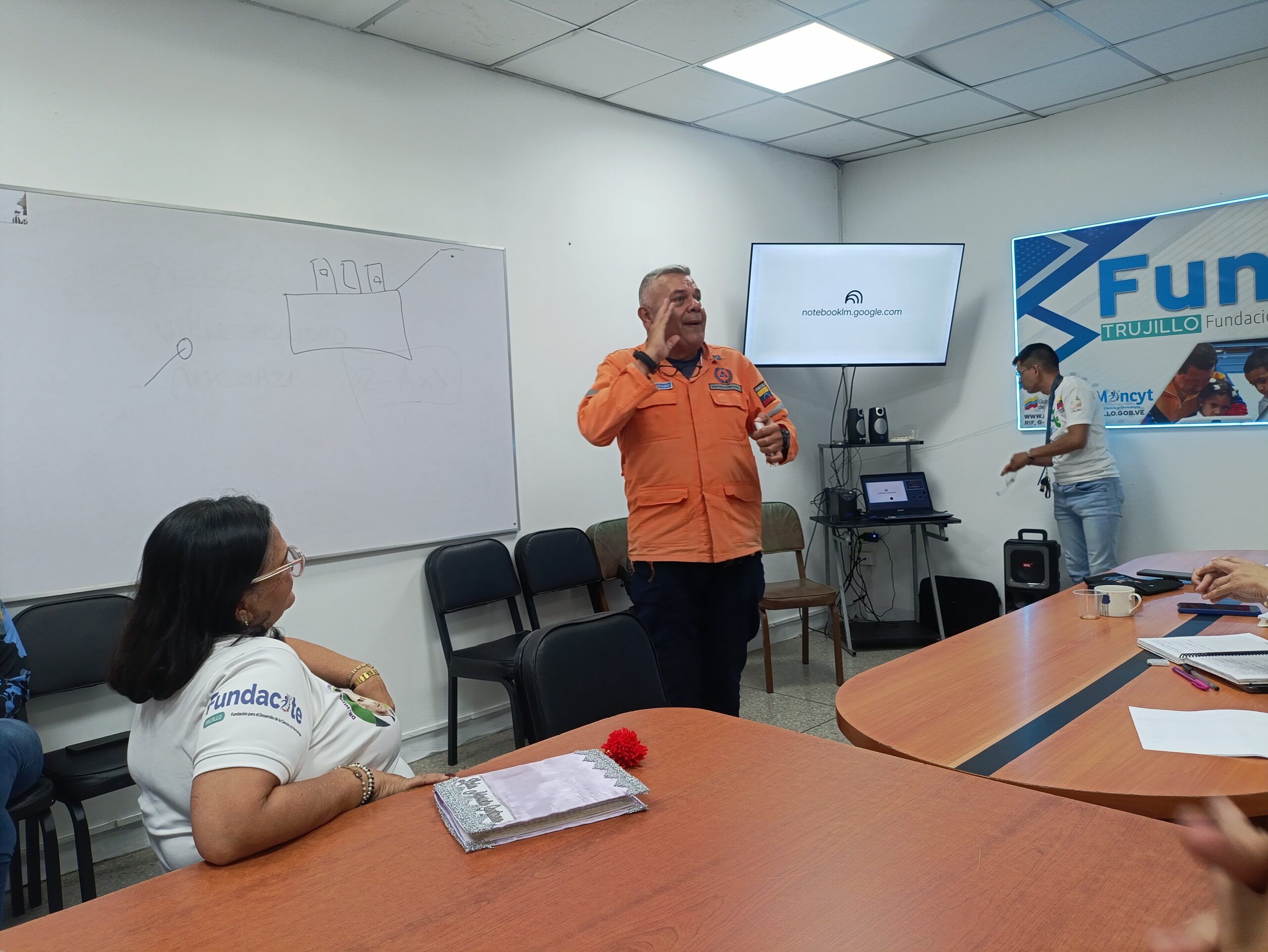 Trabajadores de Fundacite Trujillo reciben formación en gestión de riesgos sísmicos