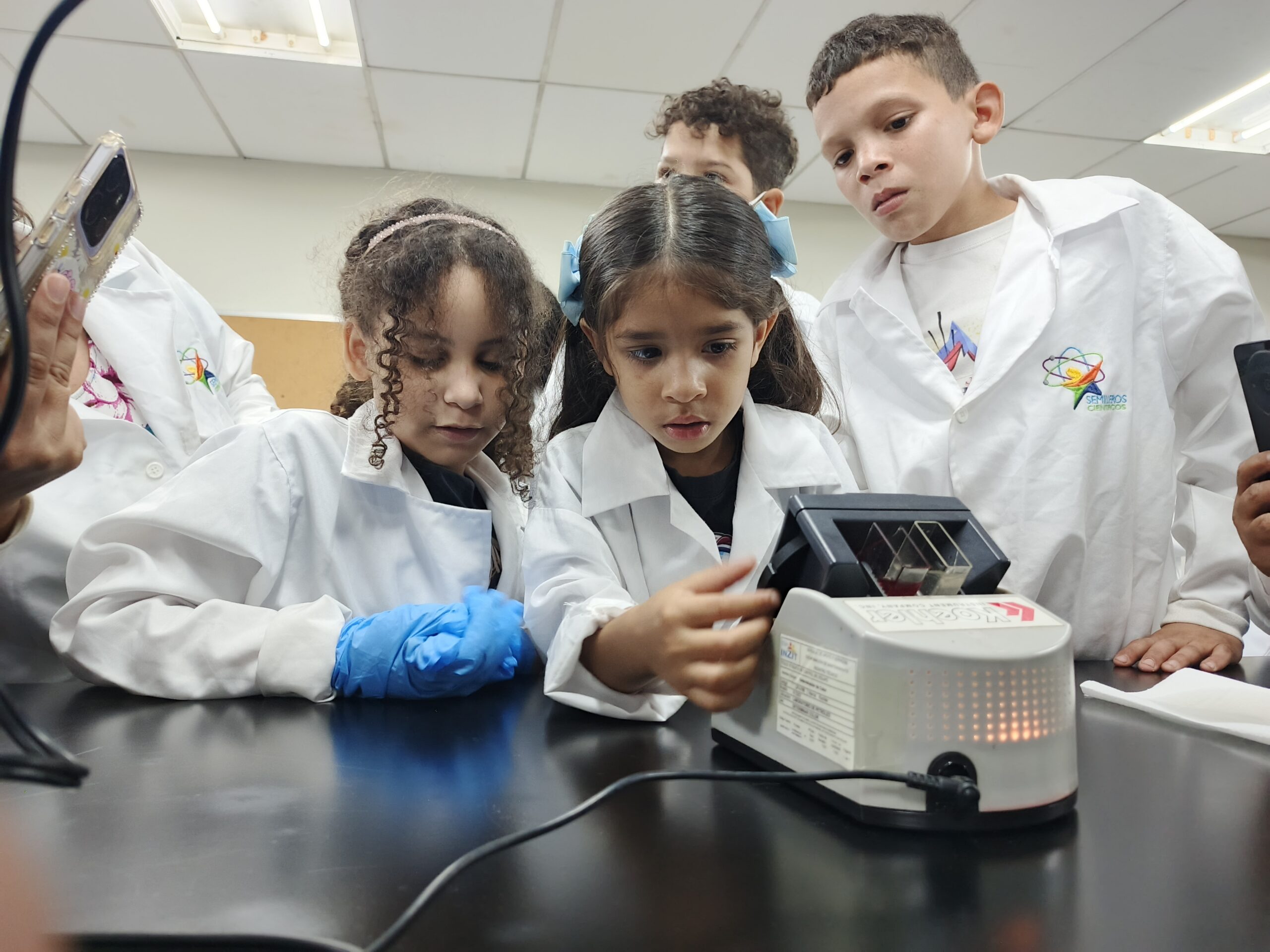 Más de 720 jóvenes participaron en el Plan Vacaciones Científicas y Tecnológicas 2026