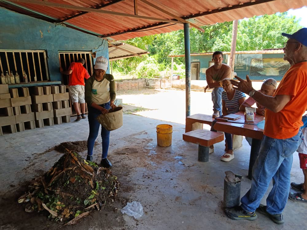 Sucre| Alianza Científico-Campesina capacita a 11 productores de Cuesta Colorada en bioles y viveros orgánicos