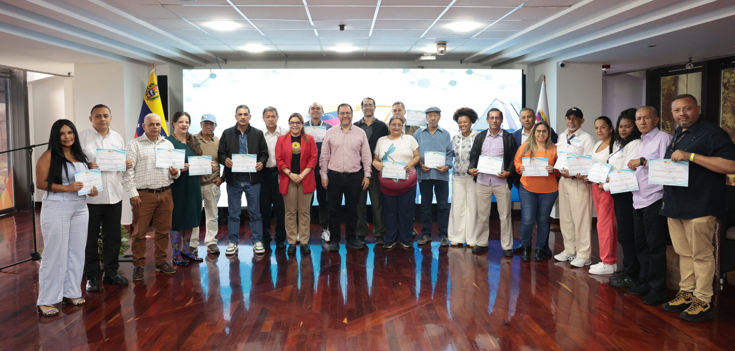 Mincyt celebra 27 años de soberanía científica rindiendo homenaje al talento humano