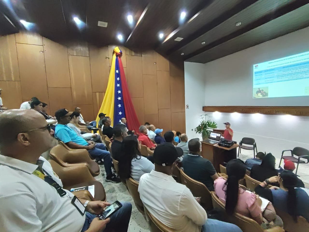 Cenipa y Fundación Ciepe capacitan a productores acuícolas en reproducción de cachama y coporo