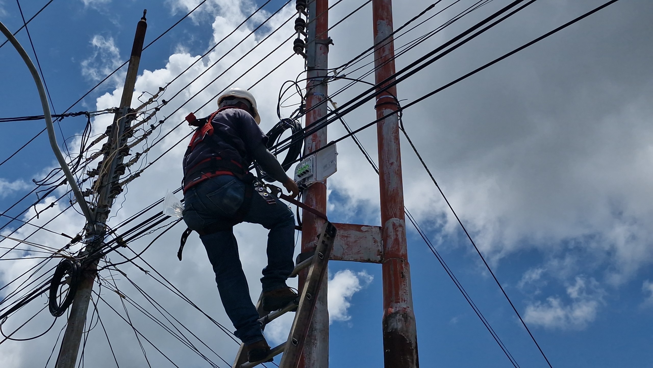 Cantv despliega 15 km de fibra óptica para conectar a comunidades de Monagas con internet de alta velocidad