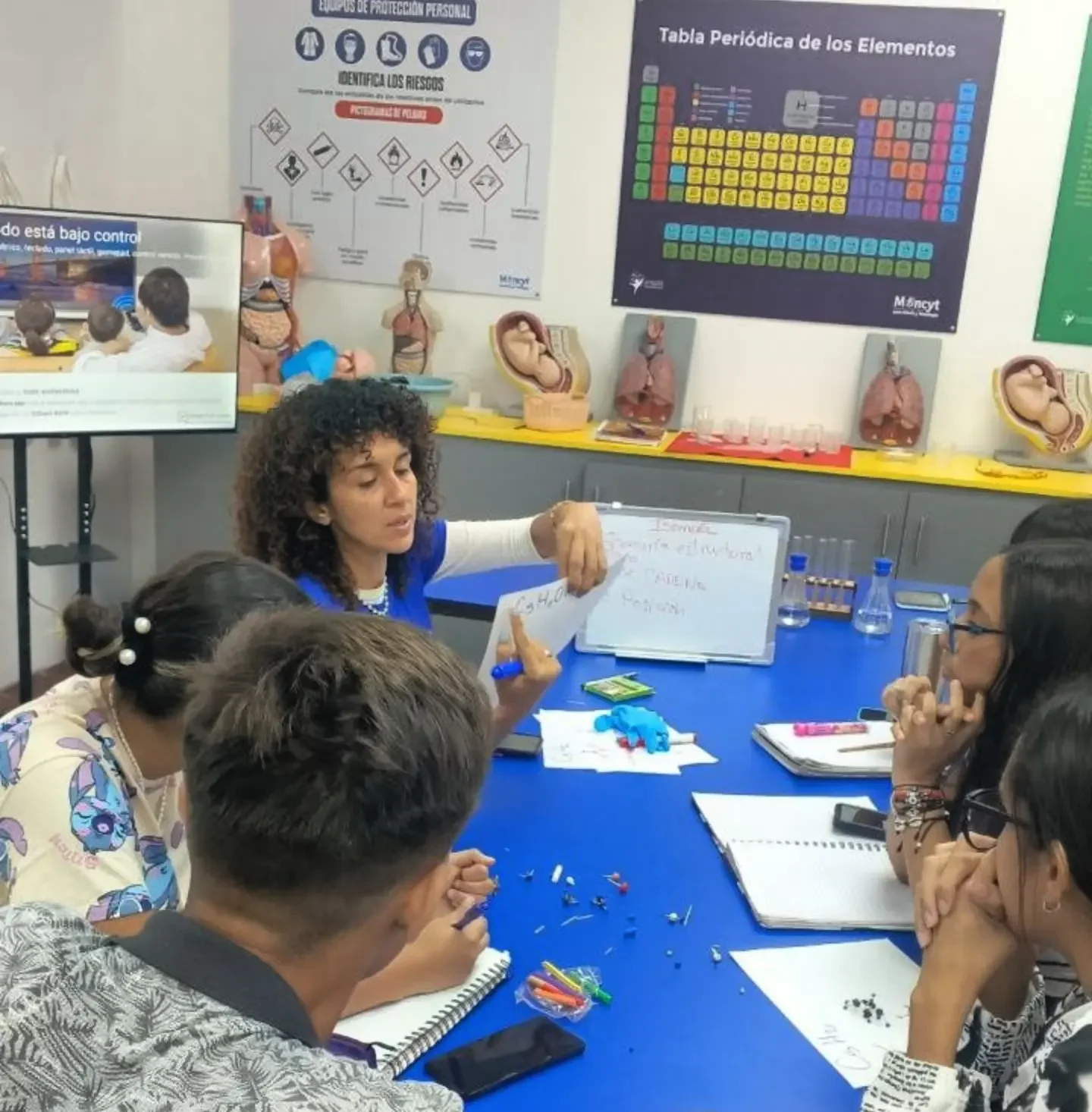 CDEC Anzoátegui dictó taller sobre la Isomería del Carbono a jóvenes de la región oriental