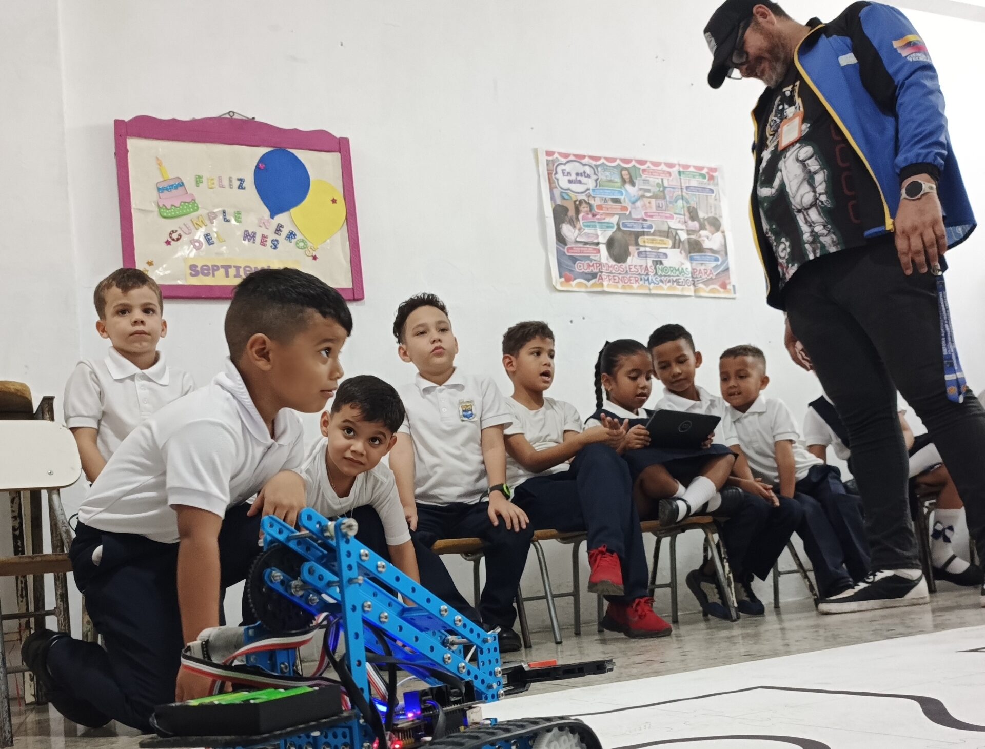Mincyt despierta el interés por las ciencias en más de 100 niños de la E.N.P. Alonso Pacheco en el estado Zulia