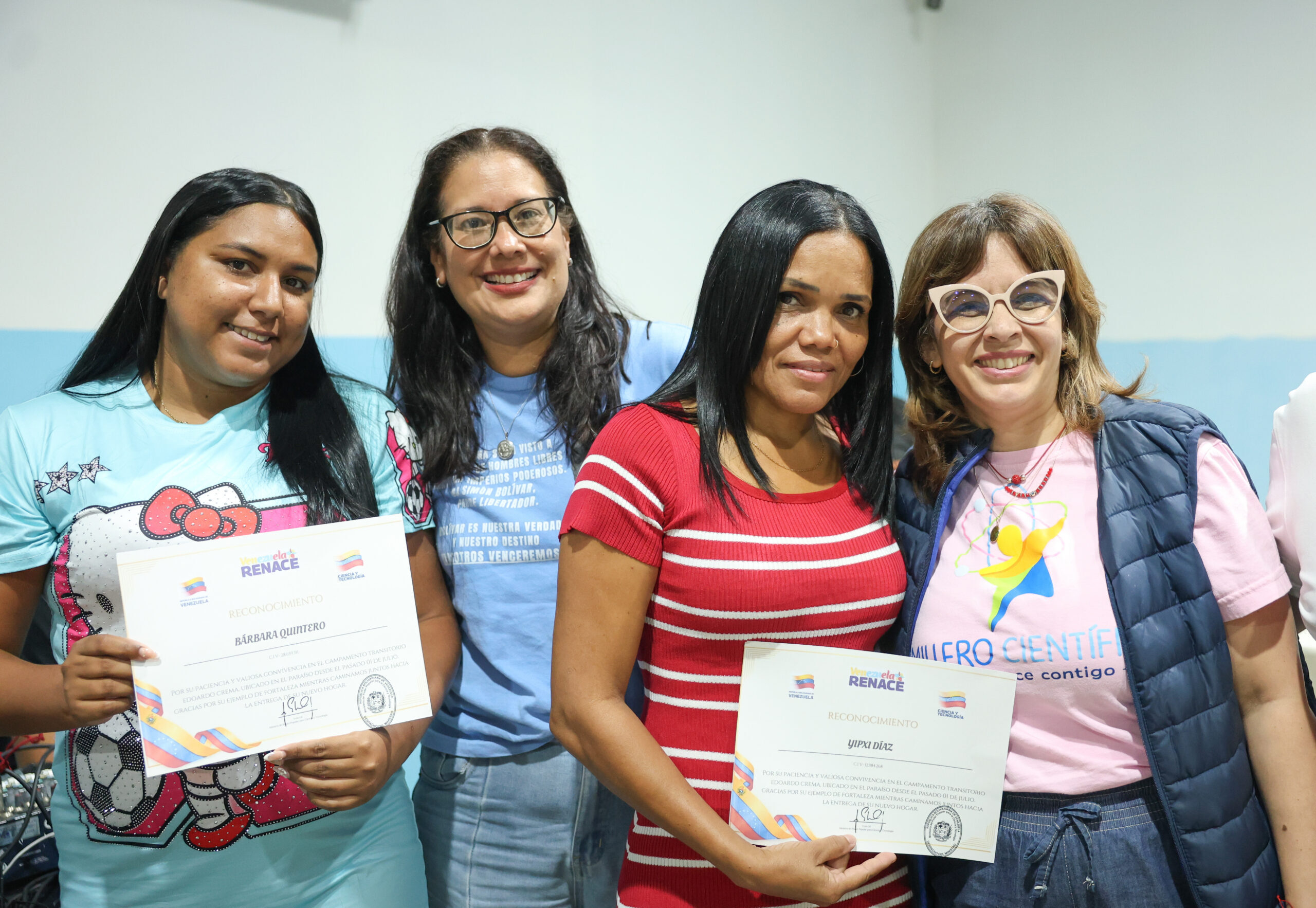 Mincyt entrega certificados y reconocimientos a familias del Campamento Transitorio Edoardo Crema en El Paraíso